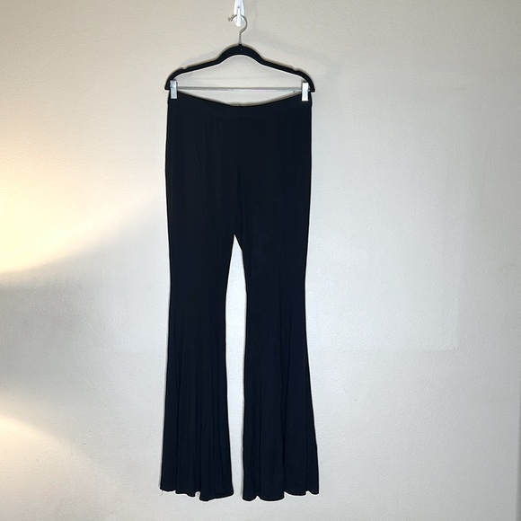 Three Bird Nest Pull On Solid Raw Edge Flare Pants Black Womens Size XL - Picture 3 of 9